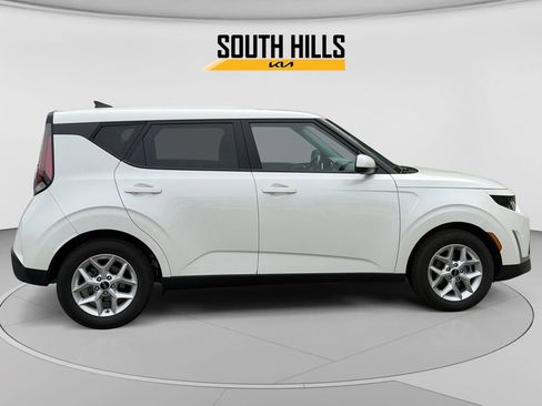 Certified 2023 Kia Soul LX w/ LX Technology Package FWD image 6