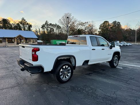 Used 2024 Chevrolet Silverado 2500 Custom w/ Custom Value Package image 6