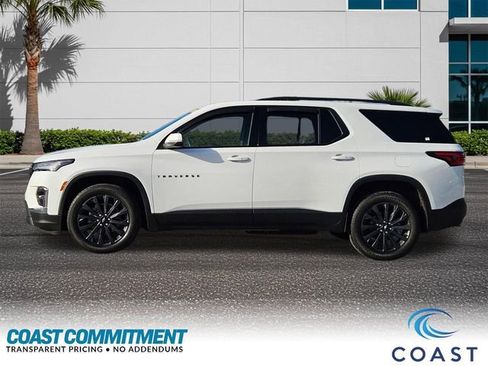 Used 2024 Chevrolet Traverse RS FWD image 3