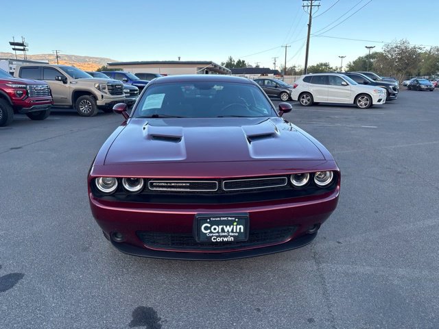 Used 2020 Dodge Challenger SXT RWD image 2
