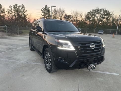 Used 2023 Nissan Armada SL w/ Midnight Edition Package image 2