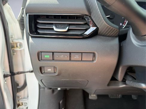 Used 2024 Nissan Sentra SV FWD image 16