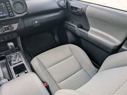 Used 2022 Toyota Tacoma SR w/ SR Convenience Package RWD image 16