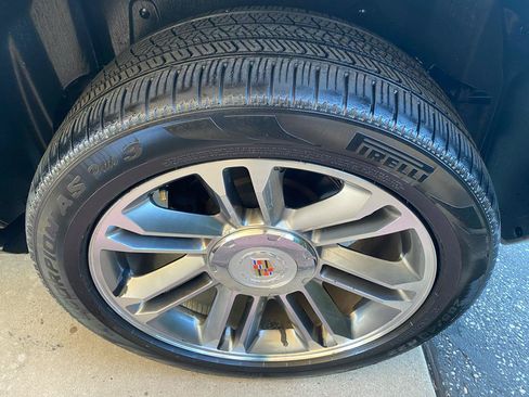 Used 2013 Cadillac Escalade Premium AWD/4WD image 27