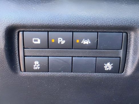 Used 2023 Nissan Versa S w/ Trunk Package FWD image 17
