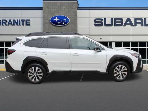 Certified 2025 Subaru Outback Premium AWD/4WD image 12