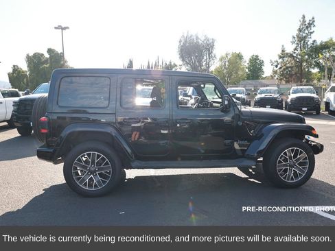 Used 2023 Jeep Wrangler Unlimited Sahara image 7