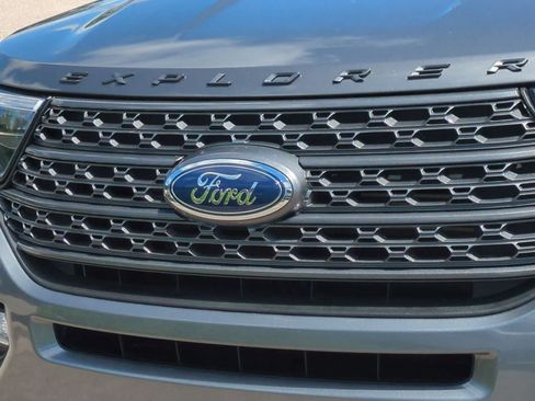 Used 2023 Ford Explorer XLT w/ Equipment Group 202A AWD/4WD image 12