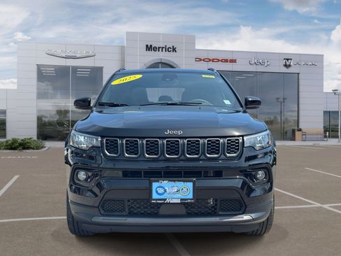 Used 2025 Jeep Compass Limited w/ Sun & Sound Group AWD/4WD image 3