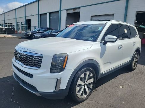 Used 2020 Kia Telluride S FWD image 2
