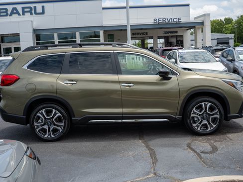 New 2026 Subaru Ascent Touring w/ Popular Package #2 AWD/4WD image 2