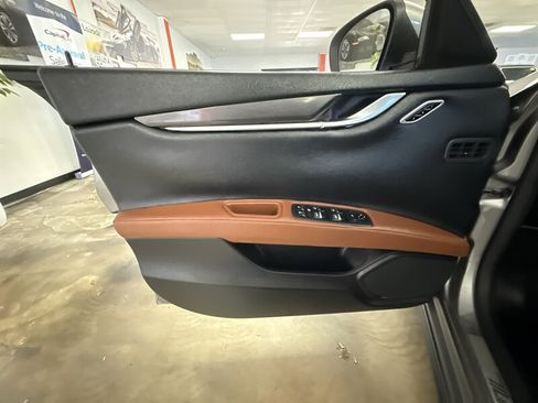 Used 2019 Maserati Ghibli RWD image 15