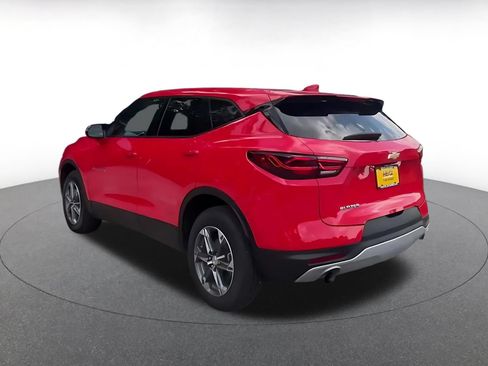 Used 2025 Chevrolet Blazer LT FWD image 9