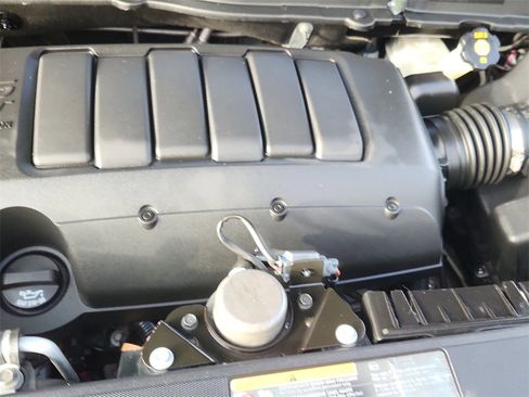 Used 2011 GMC Acadia SLT w/ LPO, 'HIT The Road' Package image 20