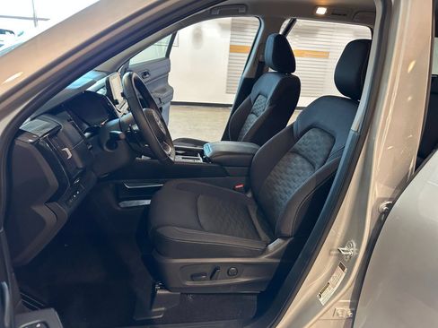 Used 2025 Nissan Pathfinder SV FWD image 28