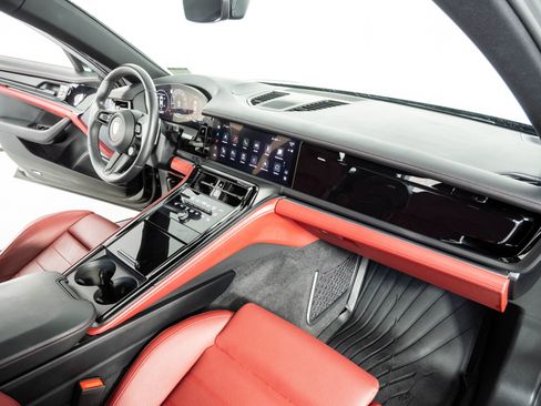 Certified 2024 Porsche Panamera 4 AWD/4WD image 24