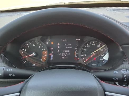 Used 2025 Jeep Compass Trailhawk AWD/4WD image 29
