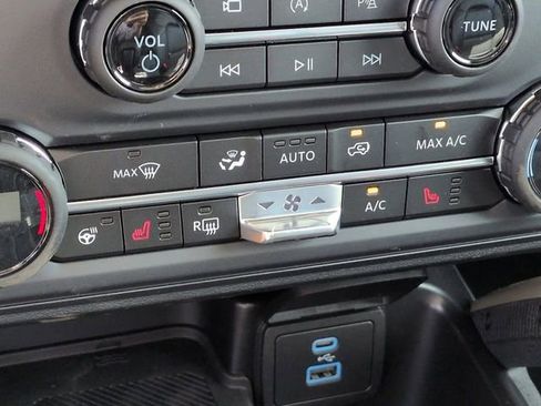 New 2025 Ford Bronco Badlands image 27