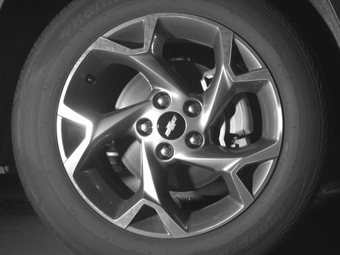 Used 2025 Chevrolet Trax LT w/ LT Convenience Package image 13