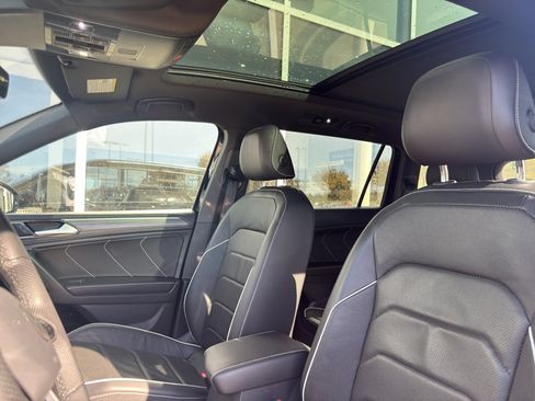 Used 2022 Volkswagen Tiguan SEL R-Line image 8