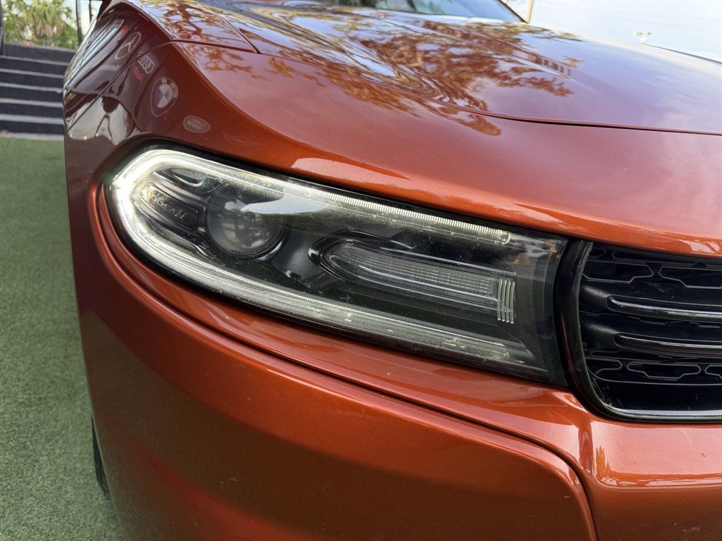 Used 2020 Dodge Charger SXT RWD image 9