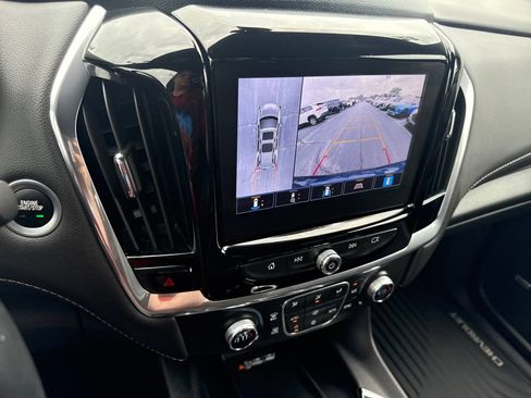 Certified 2023 Chevrolet Traverse LT w/ LT Premium Package AWD/4WD image 24