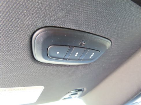Used 2025 RAM 1500 Big Horn AWD/4WD image 39
