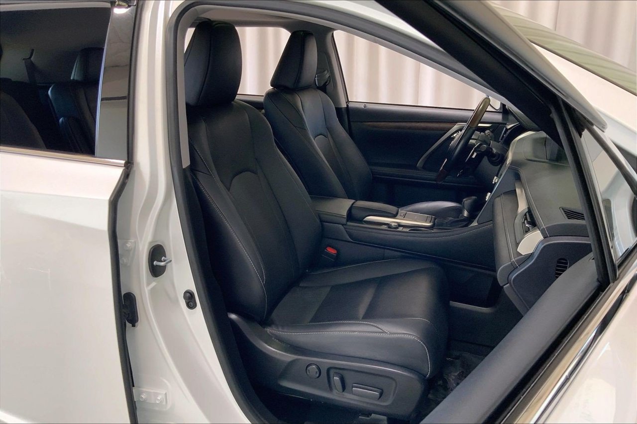 Used 2022 Lexus RX 350L FWD w/ Premium Package image 6
