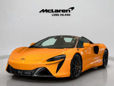 Used 2026 McLaren Artura Spider RWD image 1
