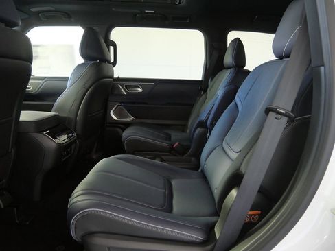 New 2026 INFINITI QX80 4WD image 15