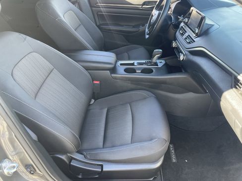 Used 2024 Nissan Altima 2.5 S image 10