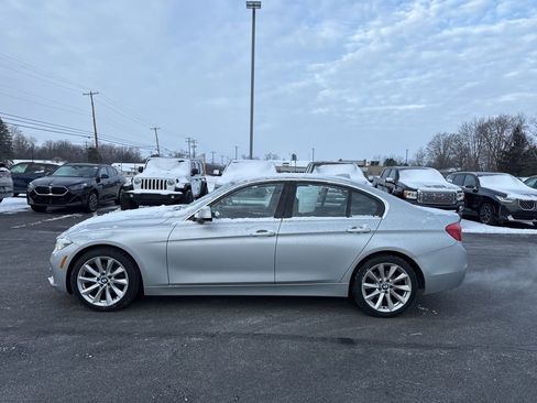 Used 2017 BMW 320i xDrive Sedan image 4