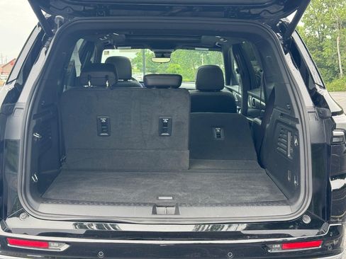 Used 2025 Buick Enclave Avenir w/ Super Cruise Package FWD image 4