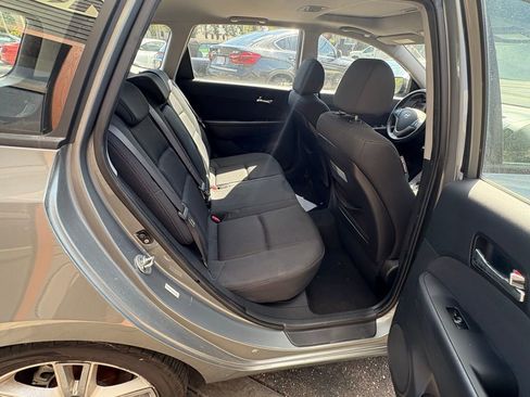 Used 2010 Hyundai Elantra SE image 17