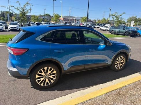 Used 2020 Ford Escape Titanium AWD/4WD image 11