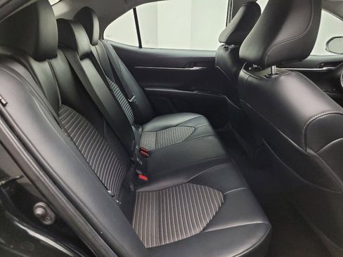 Used 2020 Toyota Camry SE image 19