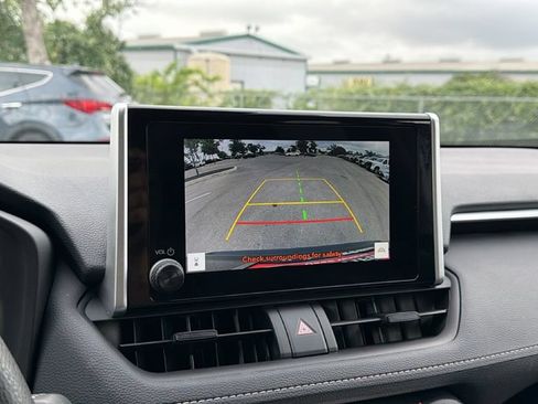 Certified 2025 Toyota RAV4 XLE FWD image 30