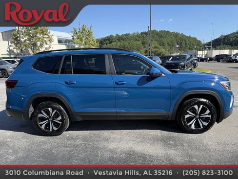 Certified 2025 Volkswagen Atlas SE image 4