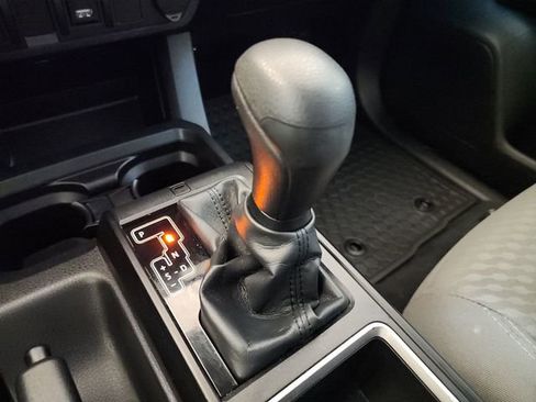 Used 2022 Toyota Tacoma 2WD Access Cab image 23