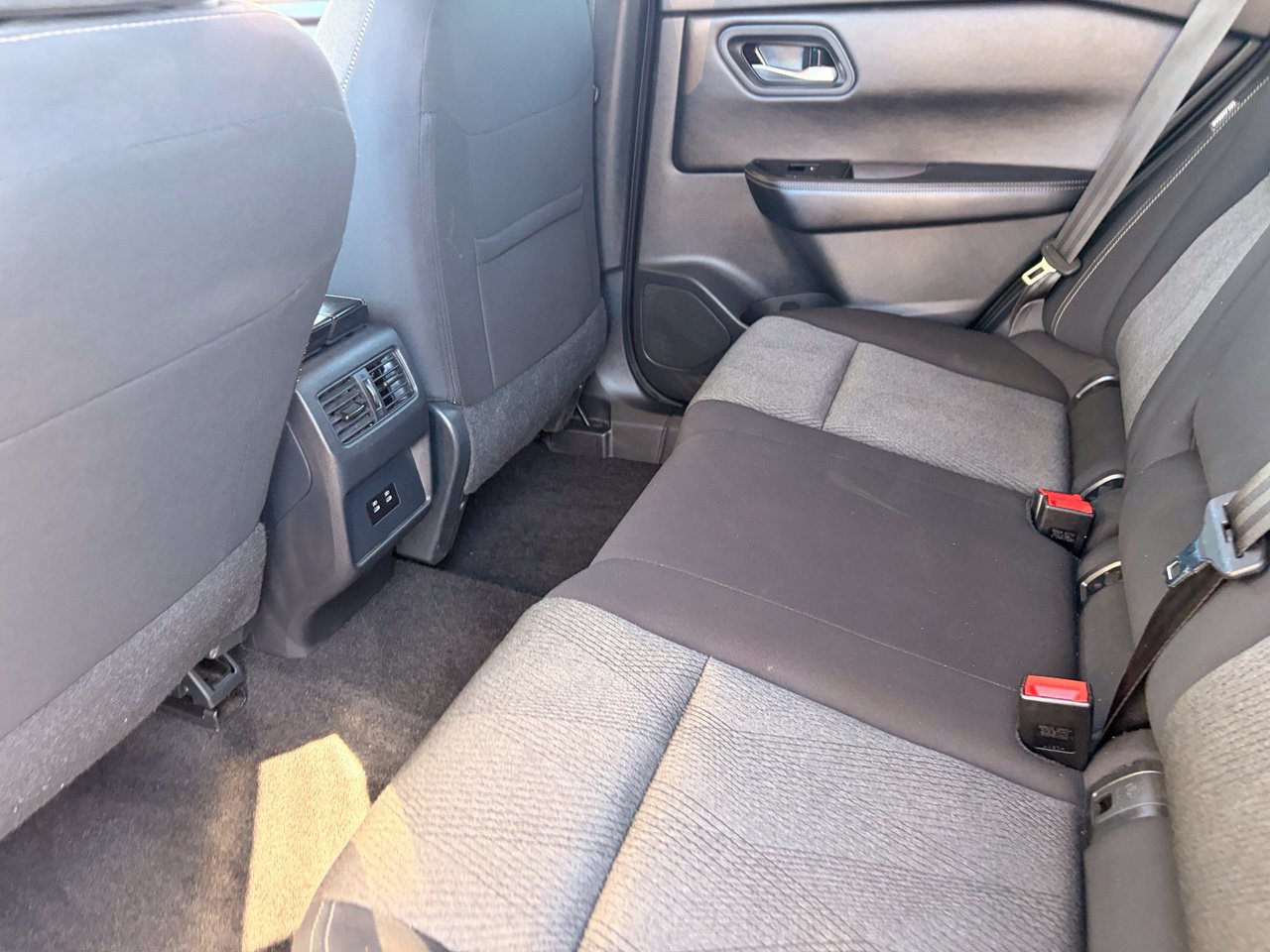 Certified 2025 Nissan Rogue SV FWD image 16