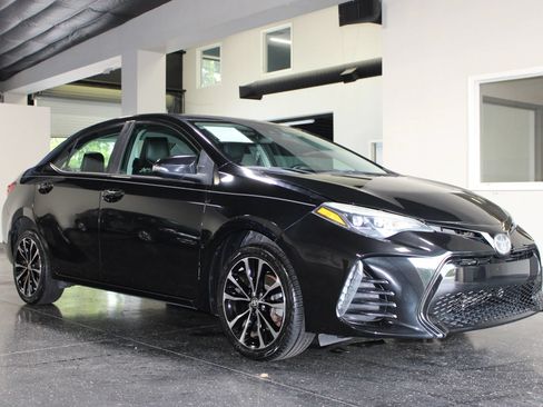 Used 2019 Toyota Corolla SE FWD image 1