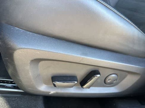 Used 2022 Mitsubishi Outlander SE image 6