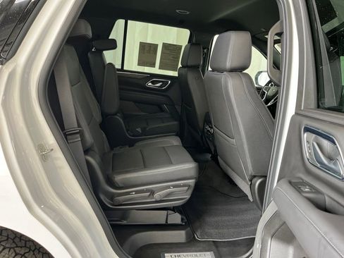 Used 2022 Chevrolet Tahoe Z71 w/ Luxury Package AWD/4WD image 18