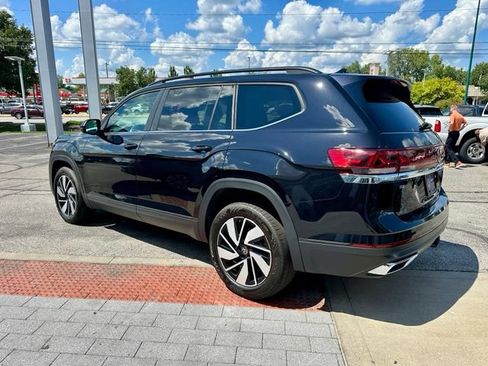 Certified 2025 Volkswagen Atlas SE FWD image 5