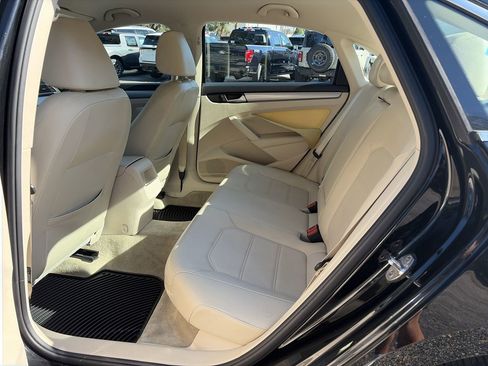 Used 2015 Volkswagen Passat 1.8T Limited Edition image 17