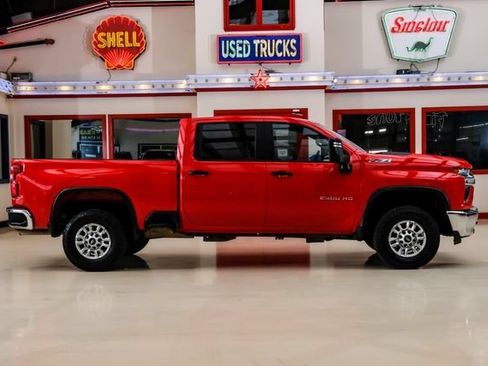 Used 2023 Chevrolet Silverado 2500 LT w/ Z71 Off-Road Package AWD/4WD image 10