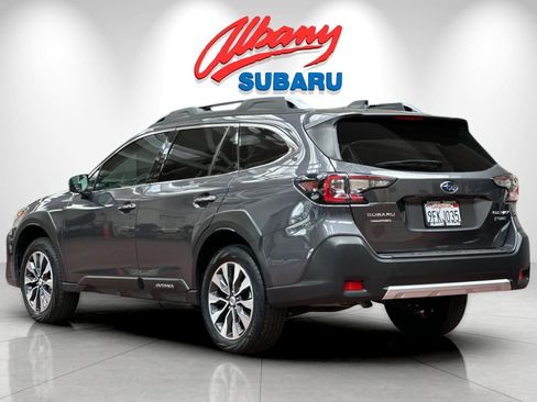 Used 2023 Subaru Outback Touring AWD/4WD image 7