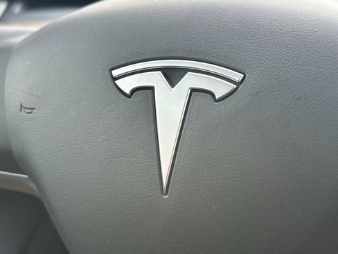 Used 2023 Tesla Model 3 Standard Range image 24