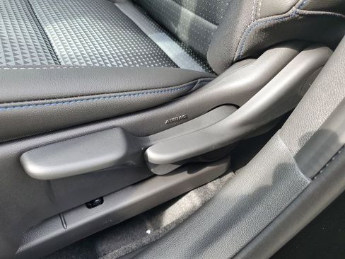 New 2026 Chevrolet Trax LT w/ Sunroof Package FWD image 21