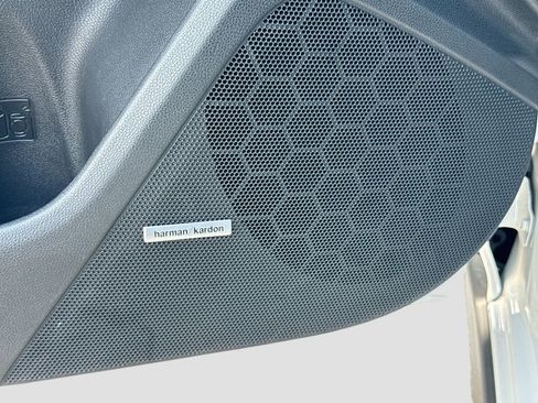 Used 2025 Subaru Crosstrek 2.5i Limited w/ Crosstrek Mirror Package image 25